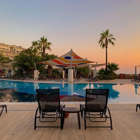 Курортный комплекс Pine Bay