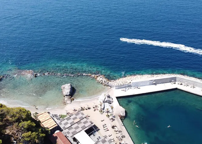 Курортный комплекс Pine Bay