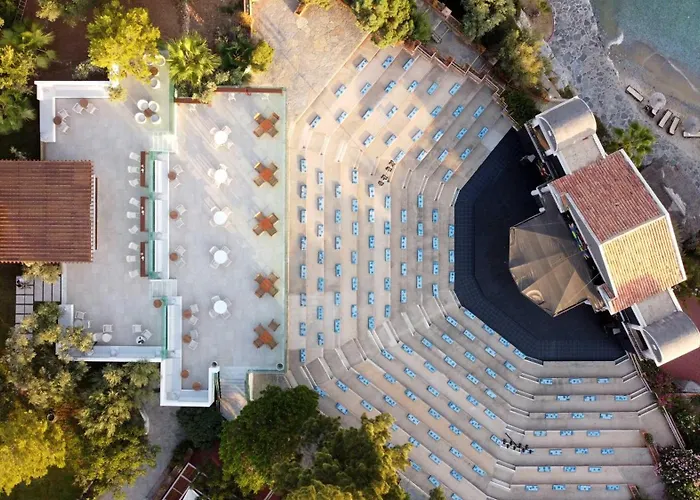 Resort Pine Bay 5*