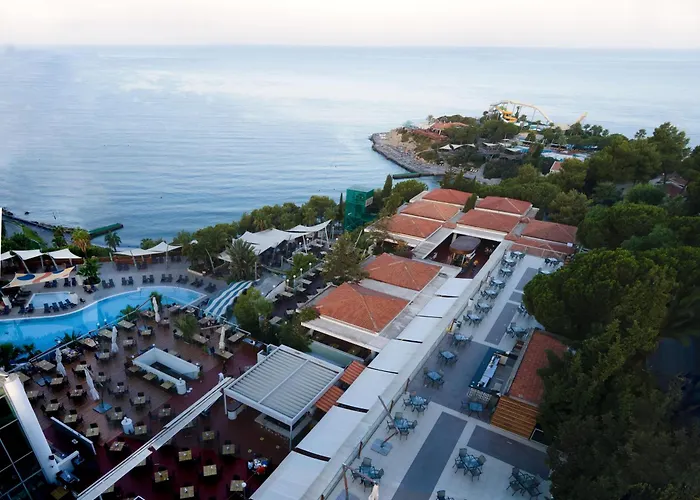 Курортный комплекс Pine Bay Кушадасы