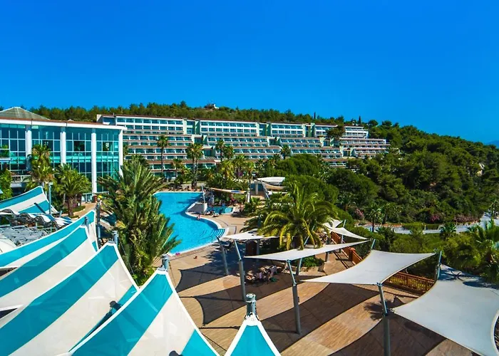 Pine Bay Курортный комплекс 5*
