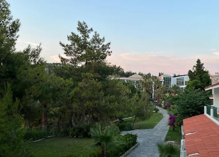 Курортный комплекс Pine Bay Кушадасы