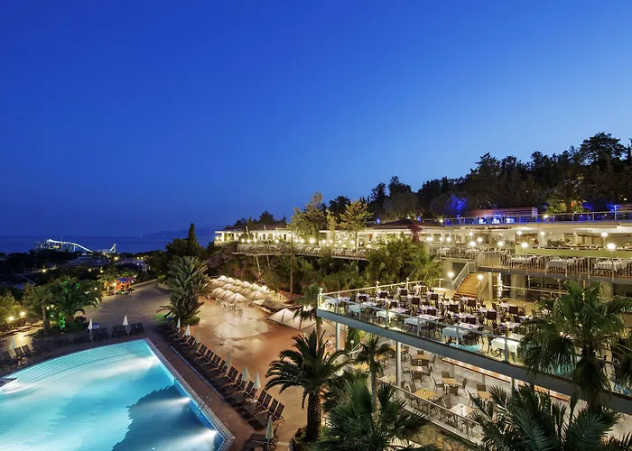Semesteranläggning (resort) Pine Bay Kusadası