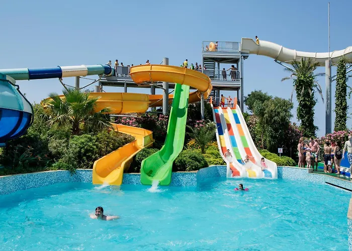 Semesteranläggning (resort) Pine Bay Kusadası