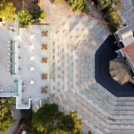 リゾート Pine Bay 5*