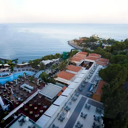 Курортный комплекс Pine Bay Кушадасы