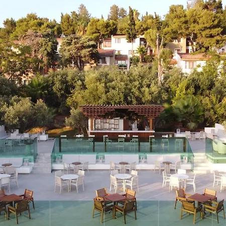 Курортный комплекс Pine Bay 5*