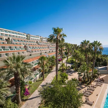Pine Bay Курортный комплекс 5*
