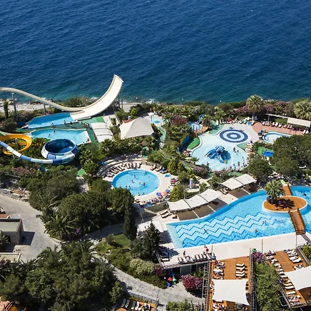 Курортный комплекс Pine Bay Кушадасы