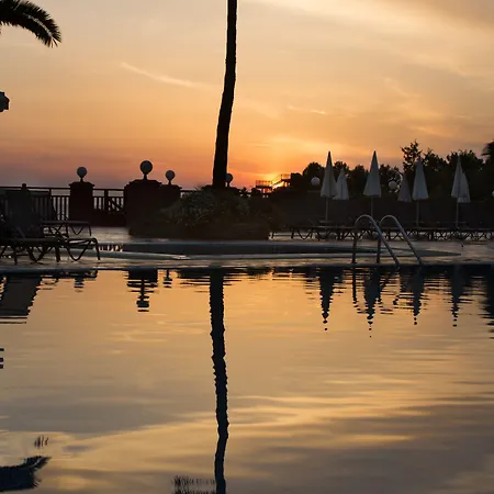 Pine Bay Θέρετρο 5*