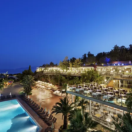 リゾート Pine Bay クシャダス