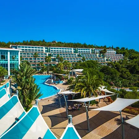 Pine Bay リゾート 5*