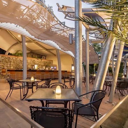 松树湾旅游度假酒店 5* 库萨达斯