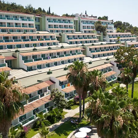 Pine Bay リゾート 5*