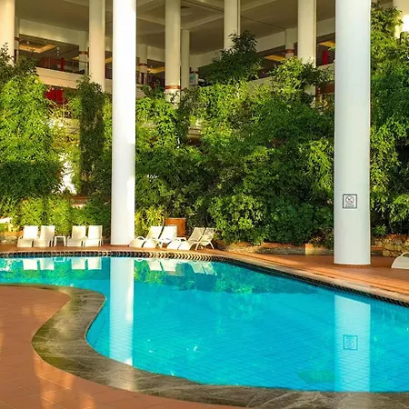 Pine Bay リゾート クシャダス