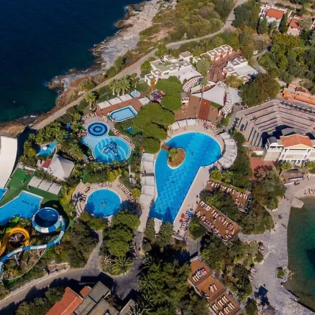 Курортный комплекс Pine Bay
