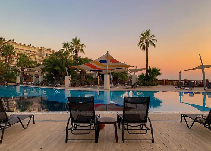 Resort Pine Bay